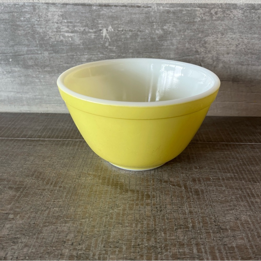 Vintage Pyrex Yellow 401 (Part Of Verde) Nesting Bowl Small